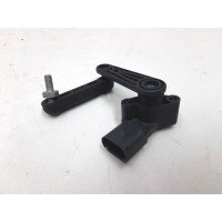 1 Датчик уровня пневмоподвески передний правый Tesla model X S REST 1027946-00-B